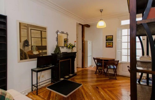 Trafalgar Apartment | Superbly Located Apartment Bilbao Metro Station
