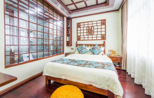 Dali Ancient Town House | Superior Sunshine King Room