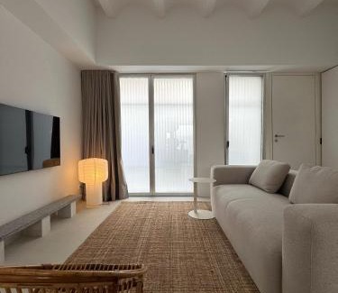 Burjasot Apartment | Superloft