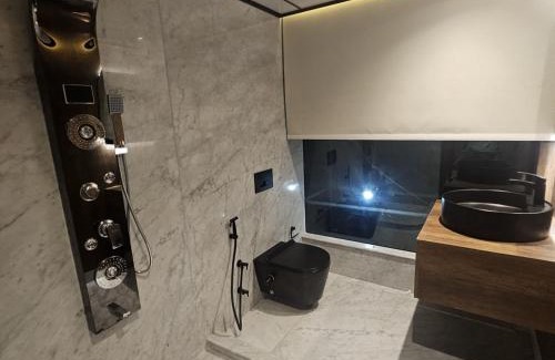 Sheraton Road -Sakkala Boat Rental | Supperyacht Jack Sparrow