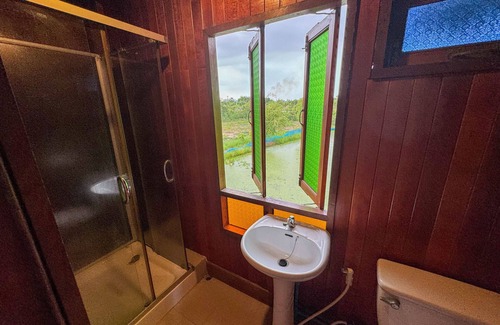 Kamphaeng Saen Hotel | Suree Garden Resort & Karaoke