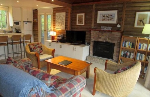 Ocean Grove House | Surf Cottage - Luxury beach getaway