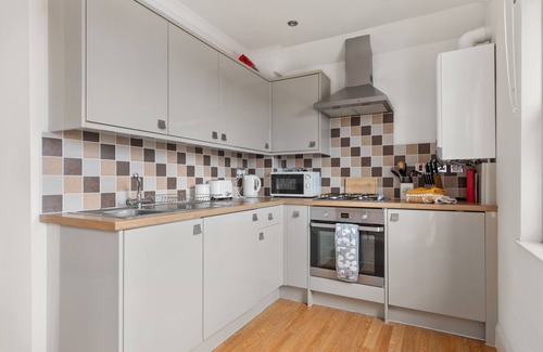 Penally Apartment | Surf Deck - Lovely Apartment, Spectacular Coastal Views, Short Walk to Beach