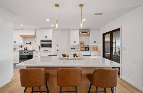 Del Cerro House | Surf to Skyline | 6BR Luxury Stay w/Stunning View