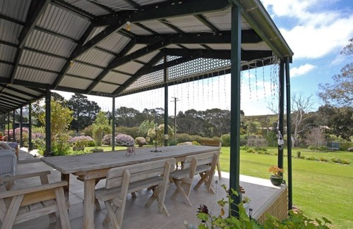 Middleton House | Surf & Turf Glenford Farm House-Pet Friendly-Wi-Fi