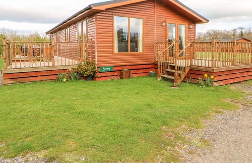 Kiplin Cottage | SURREY LODGE, pet friendly, character holiday cottage in Kiplin
