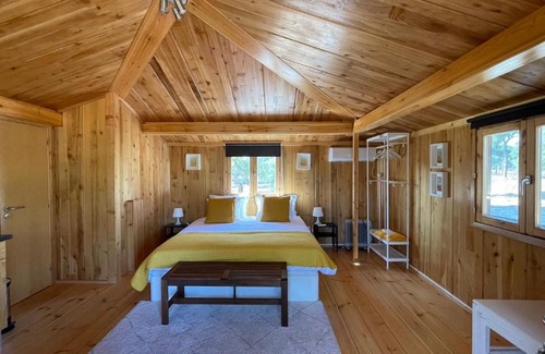 Palmela Ski Chalet | Suspended Wooden House - Monte da Cortiça