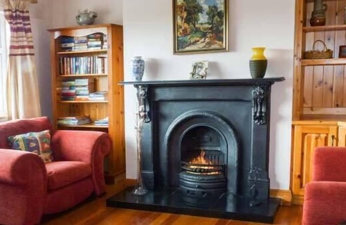 Marshalstown Cottage | SUSSEX LODGE, pet friendly in Enniscorthy, County Wexford