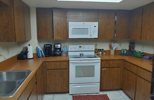 Branford Cabin | Suwannee River Cabin - 24 Private Wooded Acres- 500' Waterfront-Dock-Dogs OK