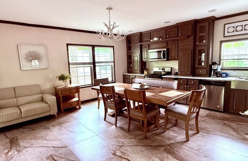 Galloway House | Swan Lake Resort Rentals