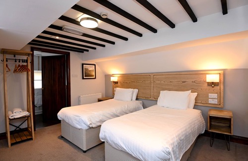 Thatcham Hotel | Swan, Thatcham by Marston’s Inns