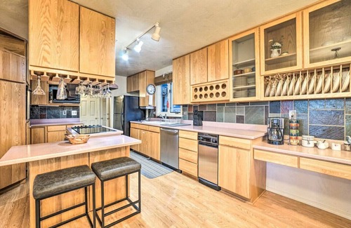 Seldovia House | Swanhouse. Waterfront home. Walk to trails!