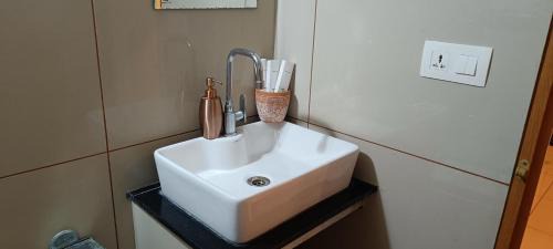 Kuzhuppilly Bed & Breakfast | Swasthigriha's Beach Homestay, Cherai