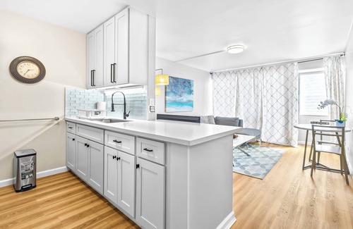 Ala Moana Apartment | Sweet & Cozy in Honolulu Free WIFI & AC