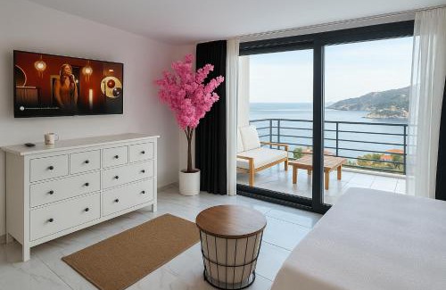 Turunc Apartment | Sweet Home Turunc - Two Stylish 1-Bedroom Suites with Sea View