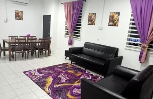 Gambang House | Sweet Purple Homestay Gambang Jaya