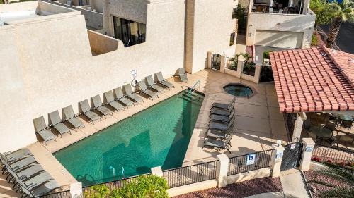 Nautical Estates House | Sweet Town Home on the Island