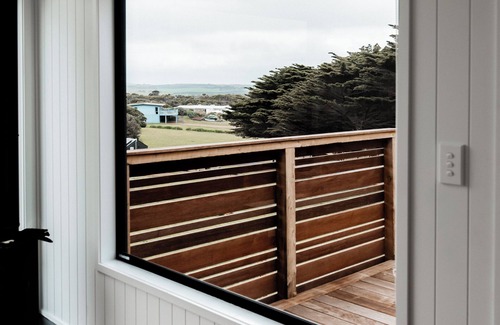 Cape Bridgewater Ski Chalet | Swell At Cape Bridgewater