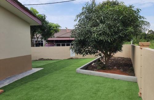 Krubong House | Swimming pool with 5 bedroom house Full AC near Stadium Hang Jebat
