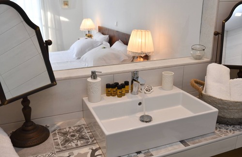 Naousa Hotel | Swiss Home