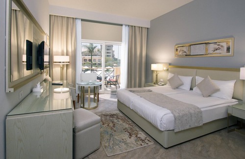 Dream Land Hotel | Swiss Inn Pyramids Golf Resort