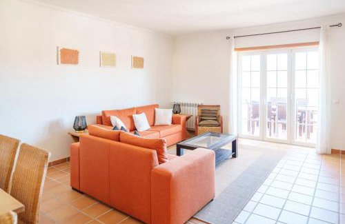 Praia del Rei Apartment | T2 espaçoso Praia Del Rey, Óbidos piscina comum, Caravelas