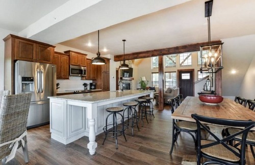 Indian Point House | Table Rock Lake Views, Boat slip Included!