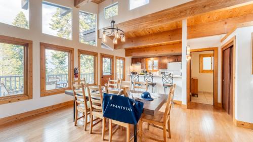 Chamberlands House | Tahoe Timber by AvantStay Beach Lake Access