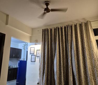 Taj Ganj Apartment | TAJ SERENITY-Cozy Apartment for 4