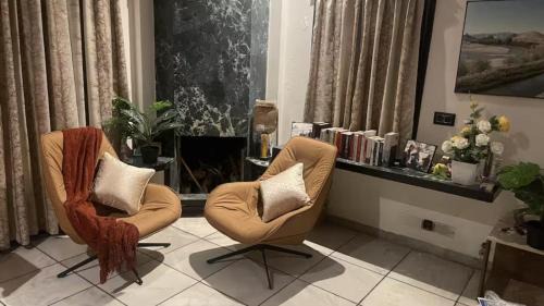 Agra House | Taj Waves - Royal Pool Paradise Retreat