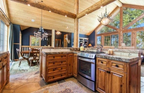 Snowmass Village House | Tall Timbers Lodge - Mountain Chic! 7-10 Minute Walk to Ski