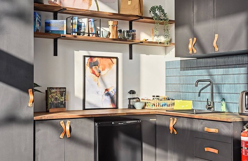 Grindelwald Apartment | Tamar Valley Treetop Retreat with River Views