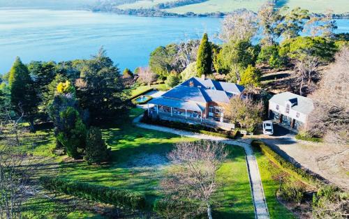 Rowella House | Tamar Valley Wine Route - Pointe Rapidé Estate & Vineyard