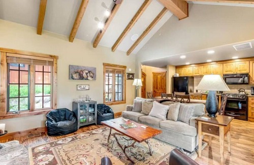 Tamarack Resort Apartment | Tamarack Ski-In/Out | Fireplace + Slopeside Views