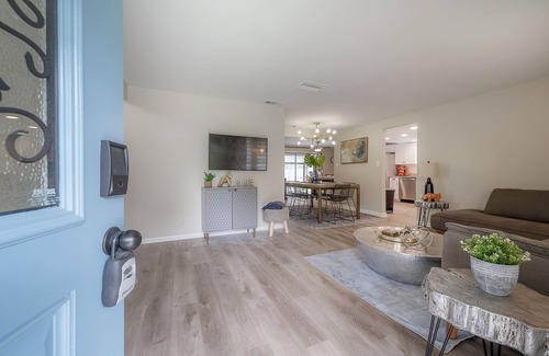 Bearss Plaza House | Tampa Zen Escape Heated Pool + Family Oasis with Rhinoceros views!