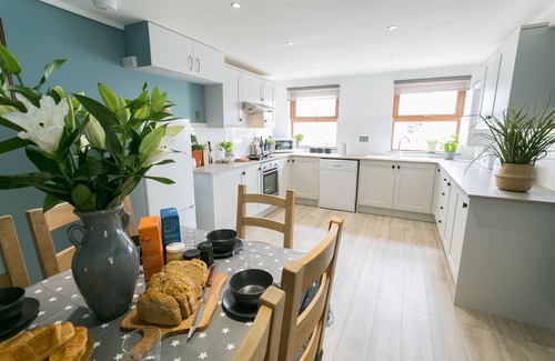 Bangor Cottage | Tan y Bryn Bach - a snowdonia that sleeps 5 guests in 2 bedrooms