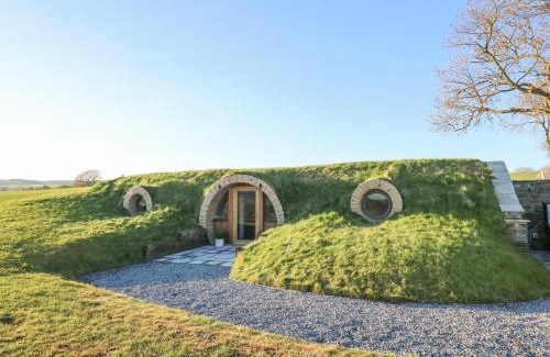 Llanfair Caereinion House | Tan y Wawr- Onnen