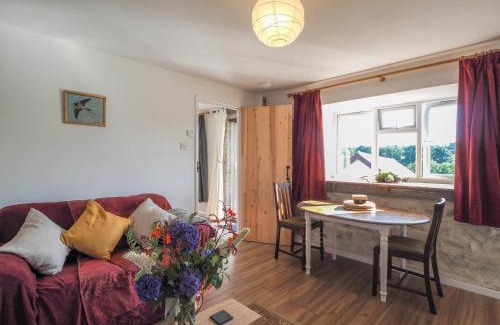 Llandyssiliogogo House | Tanyfron Llangrannog