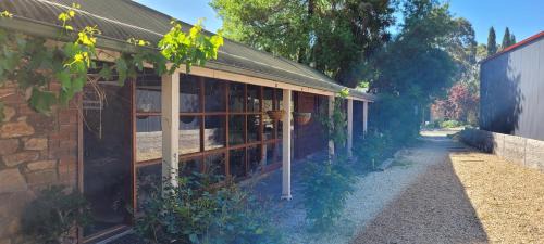 Littlehampton Ski Chalet | Tara Stables