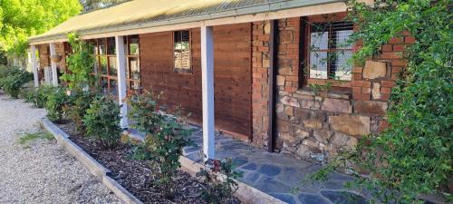 Littlehampton Ski Chalet | Tara Stables