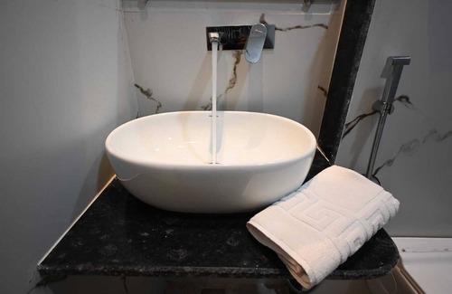 Sarnath Hotel | Tarang Stay Inn