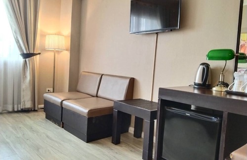 Nai Wiang Hotel | Taris Art Hotel Phrae