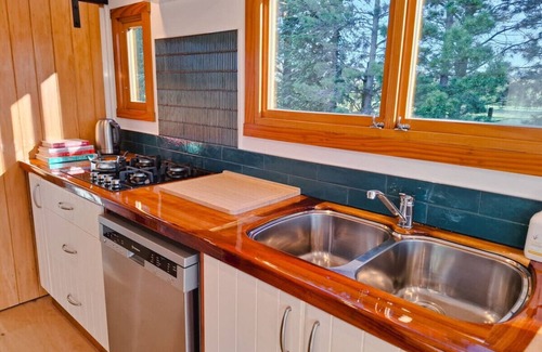 Tarras House | Tarras Tiny Haven Stargaze, Unwind, Wake to Mountain Views