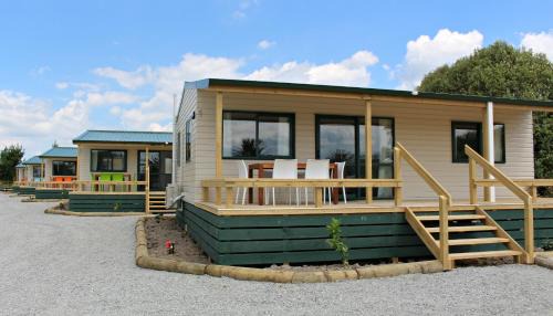 Waitakaruru Resort | Tasman Holiday Parks - Miranda