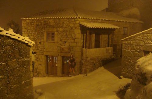 Monsanto House | Taverna Lusitana