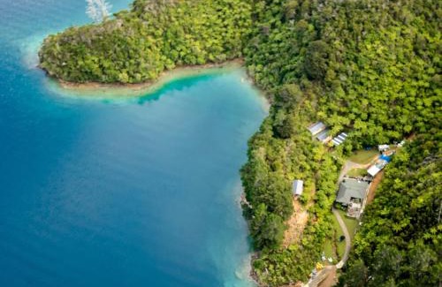 Ships Cove House | Tawa Cove Cabins