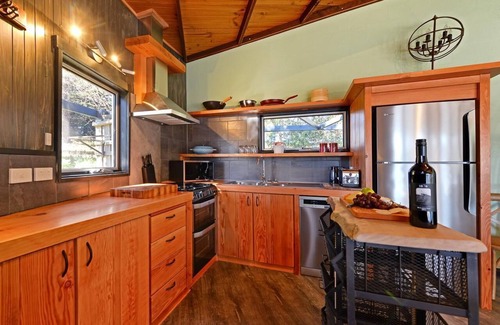 South Bruny House | Taylors Bay Cottage - Gracing the shores of Little Taylors Bay is a fisherman’s cottage with a twist, commonly known as the round house because of its unique design features.