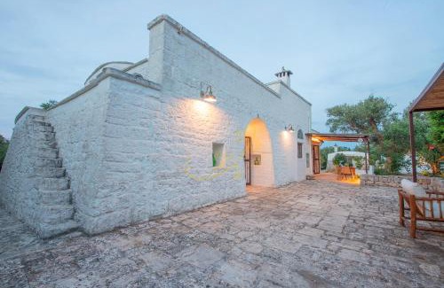 Fumarola House | TD Trulli Chiara Tastefully Decorated Trulli with Pool
