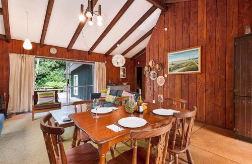 Pukawa House | Te Kuru Cabin - Pukawa Bay Holiday Home