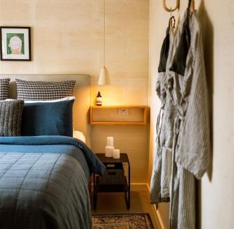 Waterhouse House | 'Tea Tree' Private Retreat with Outdoor Bath